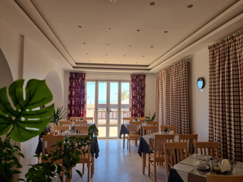 Smaragdine Beach Hotel breakfast room